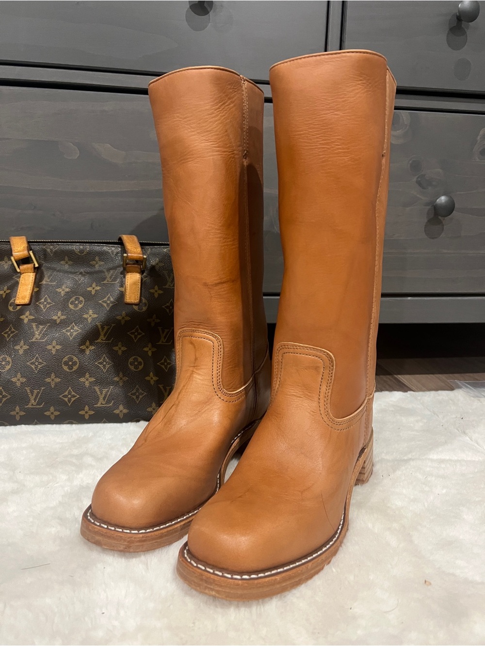 New without box-  Frye Campus Saddle brown leather boots Size US 9.5